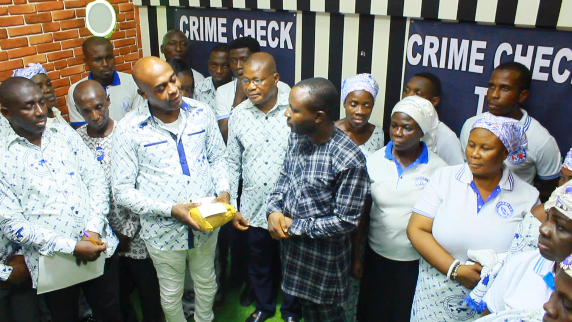 PARADISE PRAYER CENTRE DONATES TO CRIME CHECK FOUNDATION 